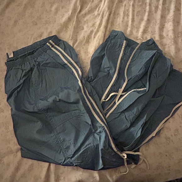 The Bowline Parachute Pants by Daily Practice - Picture 15 of 16